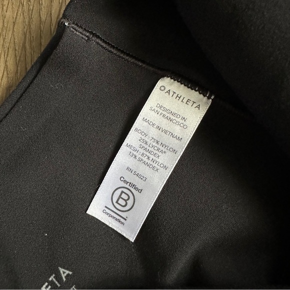 Athleta Mesh Me Up 8” Bike Short Black - Size Small - Picture 5 of 8